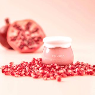 FRUDIA Pomegranate Nutri-Moisturizing sejas krēms, 55 g