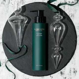 LABRAINS Nordic Mud sejas ādu attīrošs līdzeklis, 200 ml