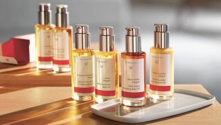 DR. HAUSCHKA Rožu barojoša ķermeņa eļļa, 75 ml