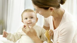 WELEDA Baby kliņģerīšu sejas krēms bērniem, 50 ml